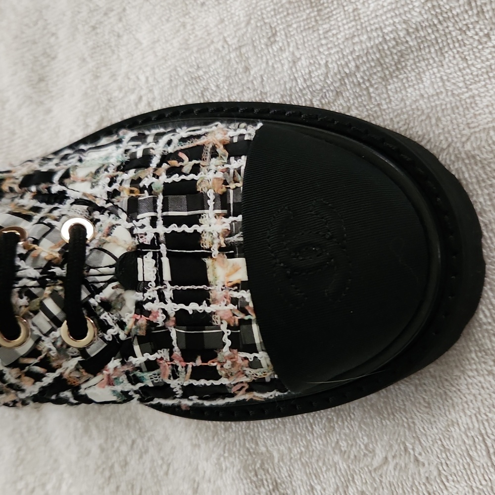 Chanel tweed combat boots - Picture 2 of 7